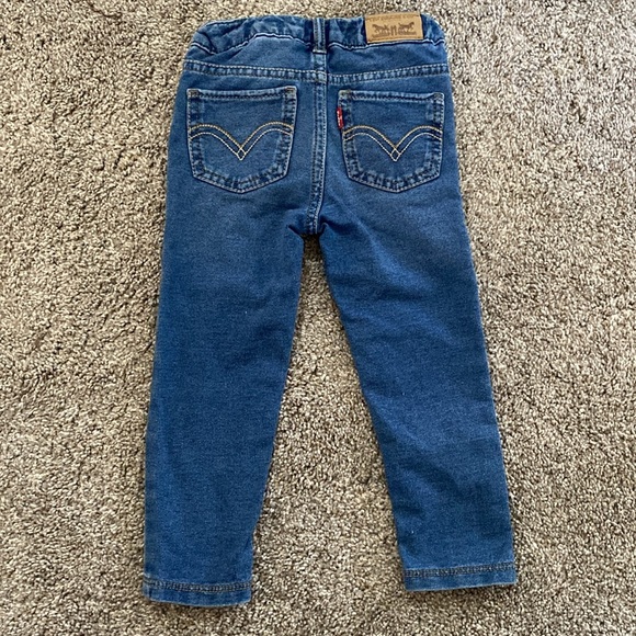 Levi’s toddler girl super skinny jeans 2T - Picture 2 of 5